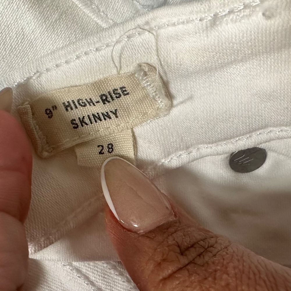 Madewell 9" High-Rise Skinny Jeans in Pure White Size 28 (Size 6) - Picture 7 of 10